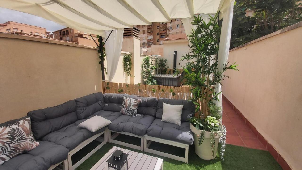 דירות מאלגה Del Parque Flats Atico Capuchinos מראה חיצוני תמונה